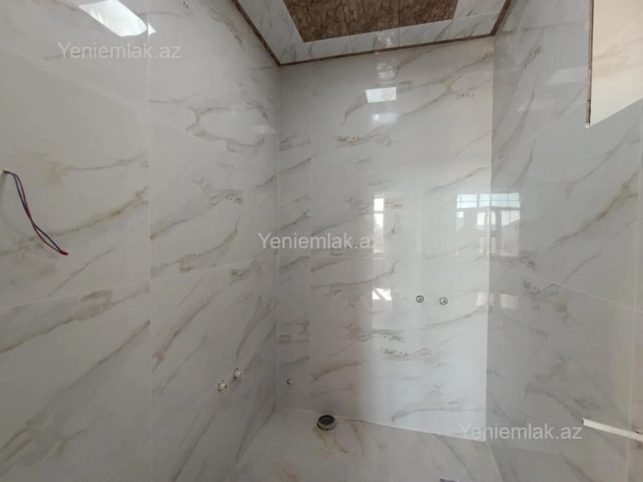 Satılır 6 otaqlı həyət evi 240 m²