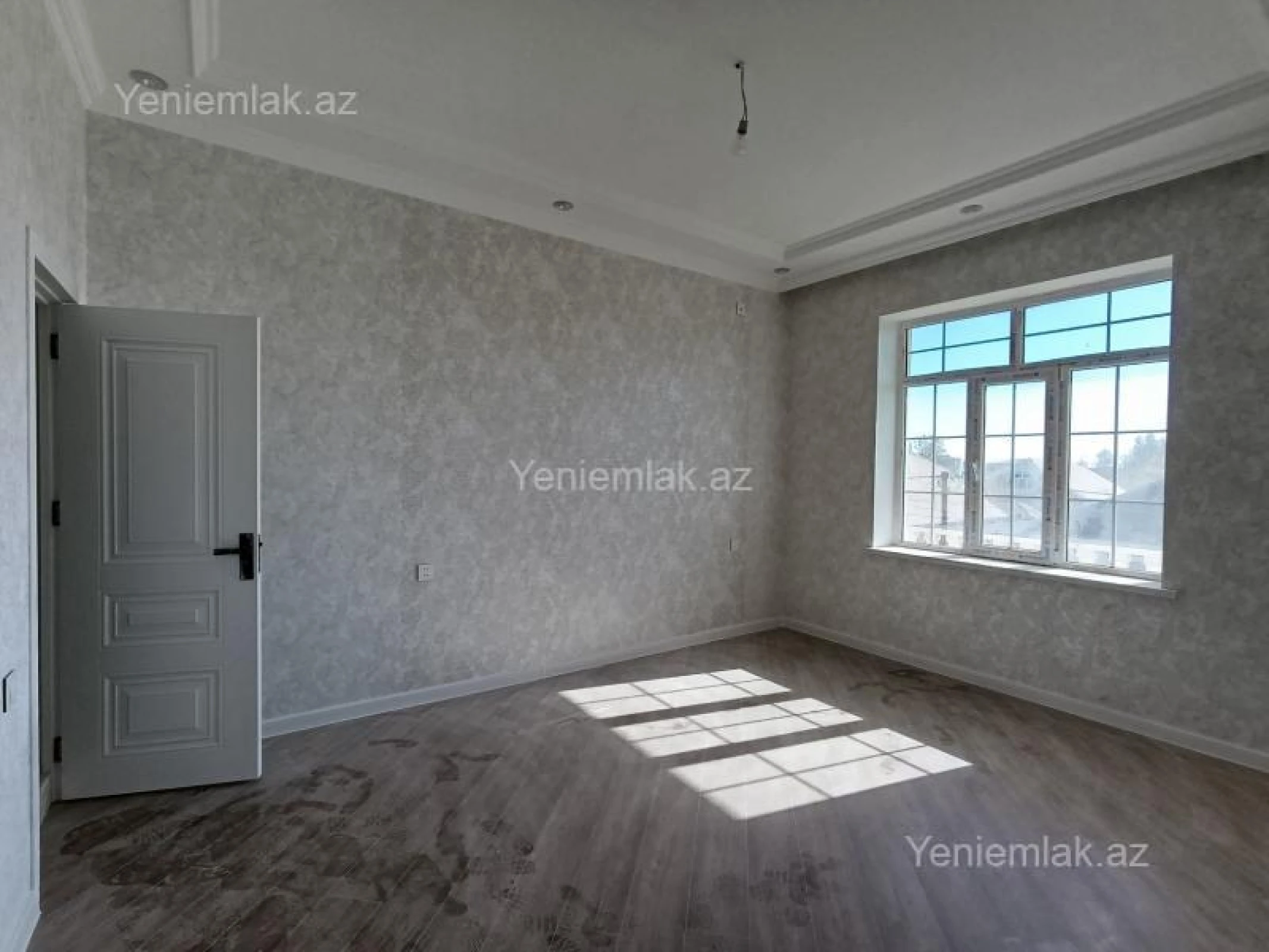 Satılır 6 otaqlı həyət evi 240 m²