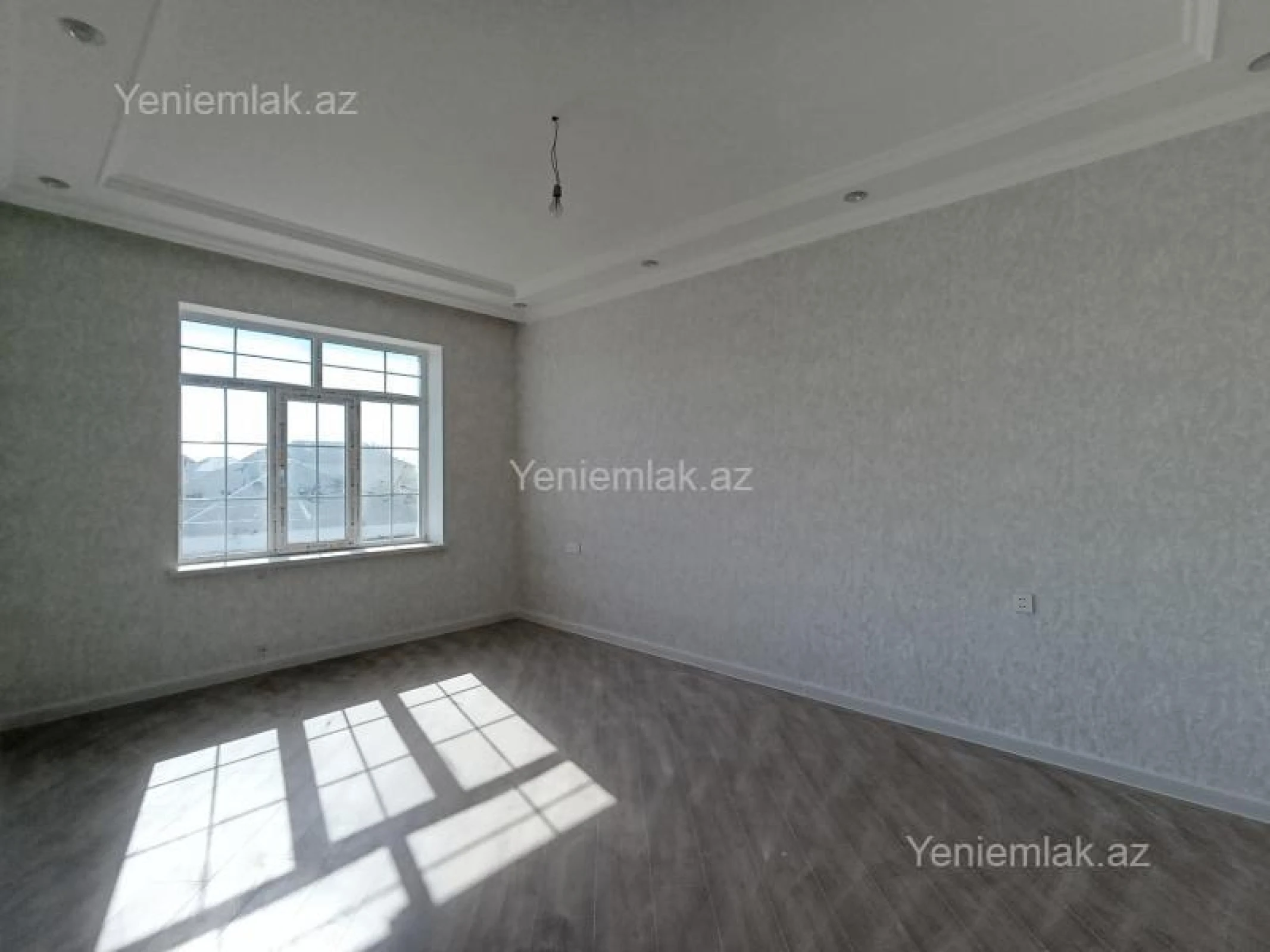 Satılır 6 otaqlı həyət evi 240 m²
