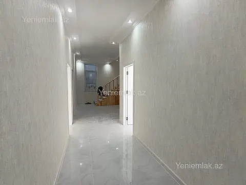 Satılır 6 otaqlı həyət evi 240 m²