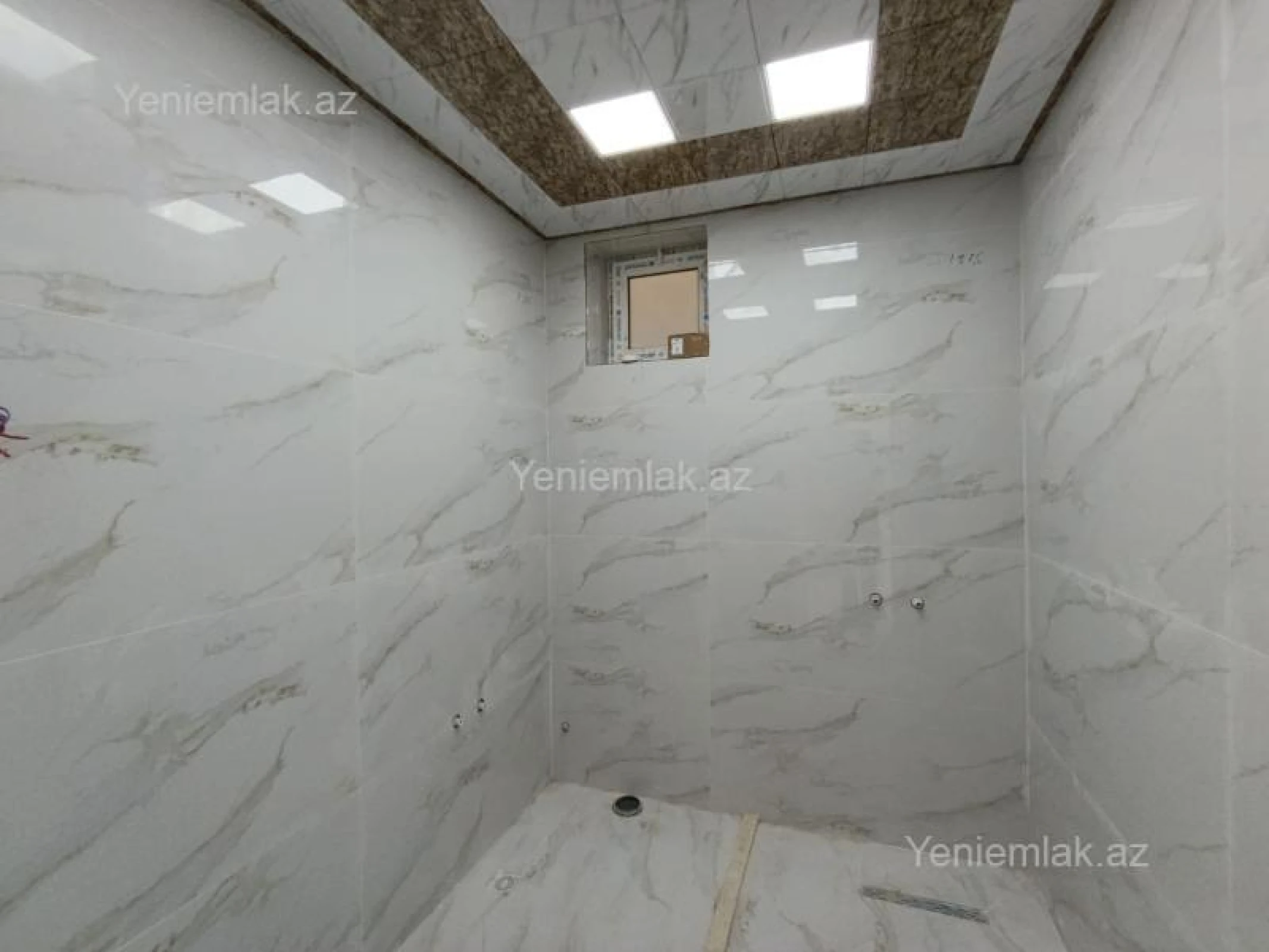 Satılır 6 otaqlı həyət evi 240 m²