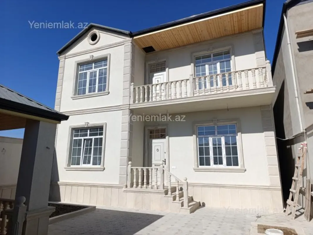 Satılır 6 otaqlı həyət evi 240 m²