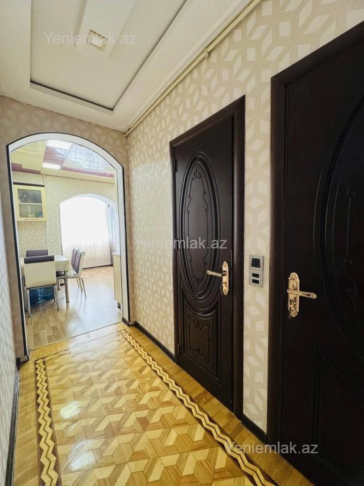 Satılır 3 otaqlı köhnə tikili 80 m²
