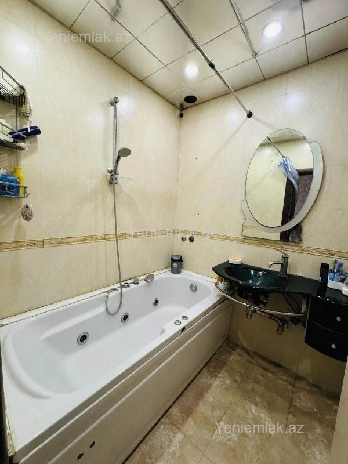 Satılır 3 otaqlı köhnə tikili 80 m²