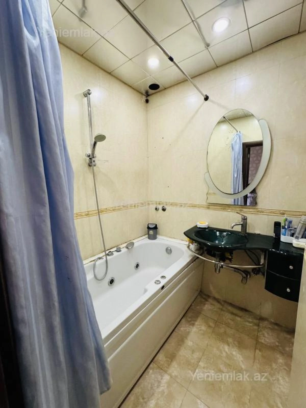 Satılır 3 otaqlı köhnə tikili 80 m²