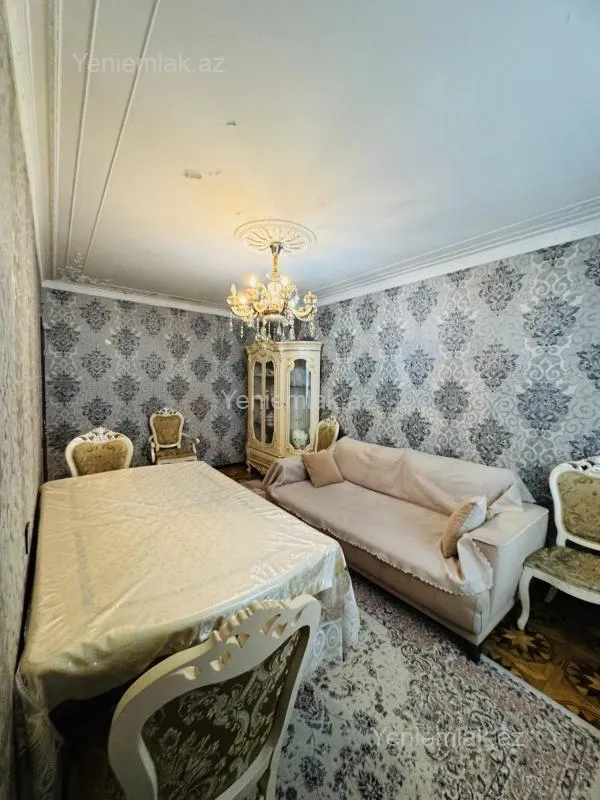 Satılır 3 otaqlı köhnə tikili 80 m²