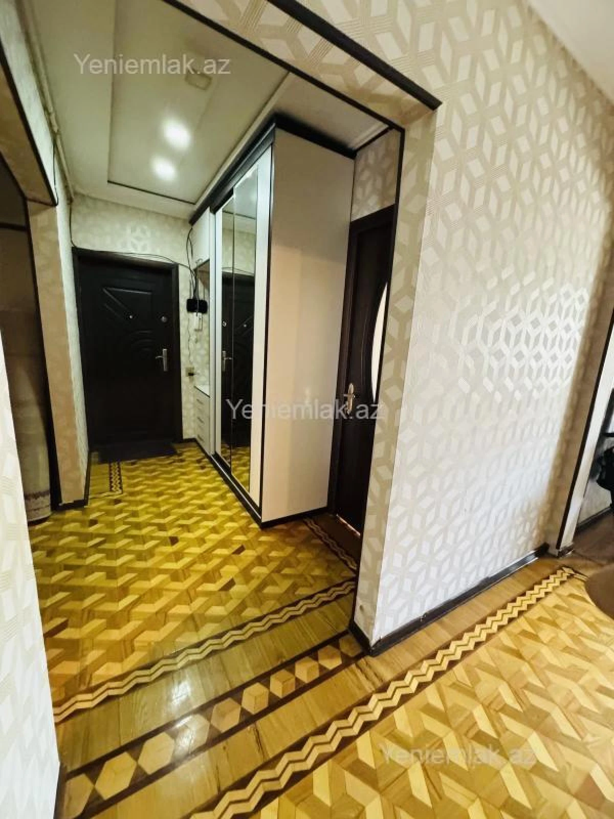 Satılır 3 otaqlı köhnə tikili 80 m²