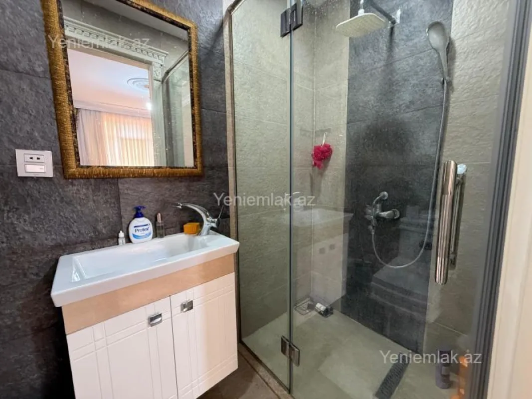 Satılır 3 otaqlı yeni tikili 150 m²