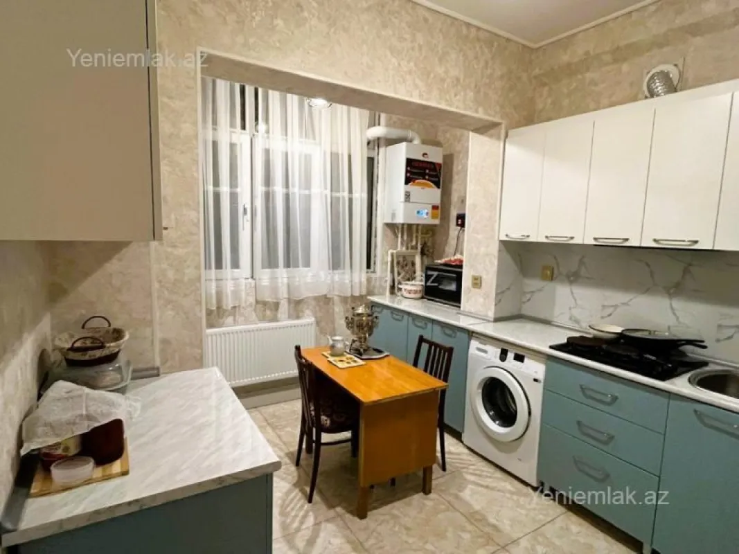 Satılır 3 otaqlı köhnə tikili 85 m²