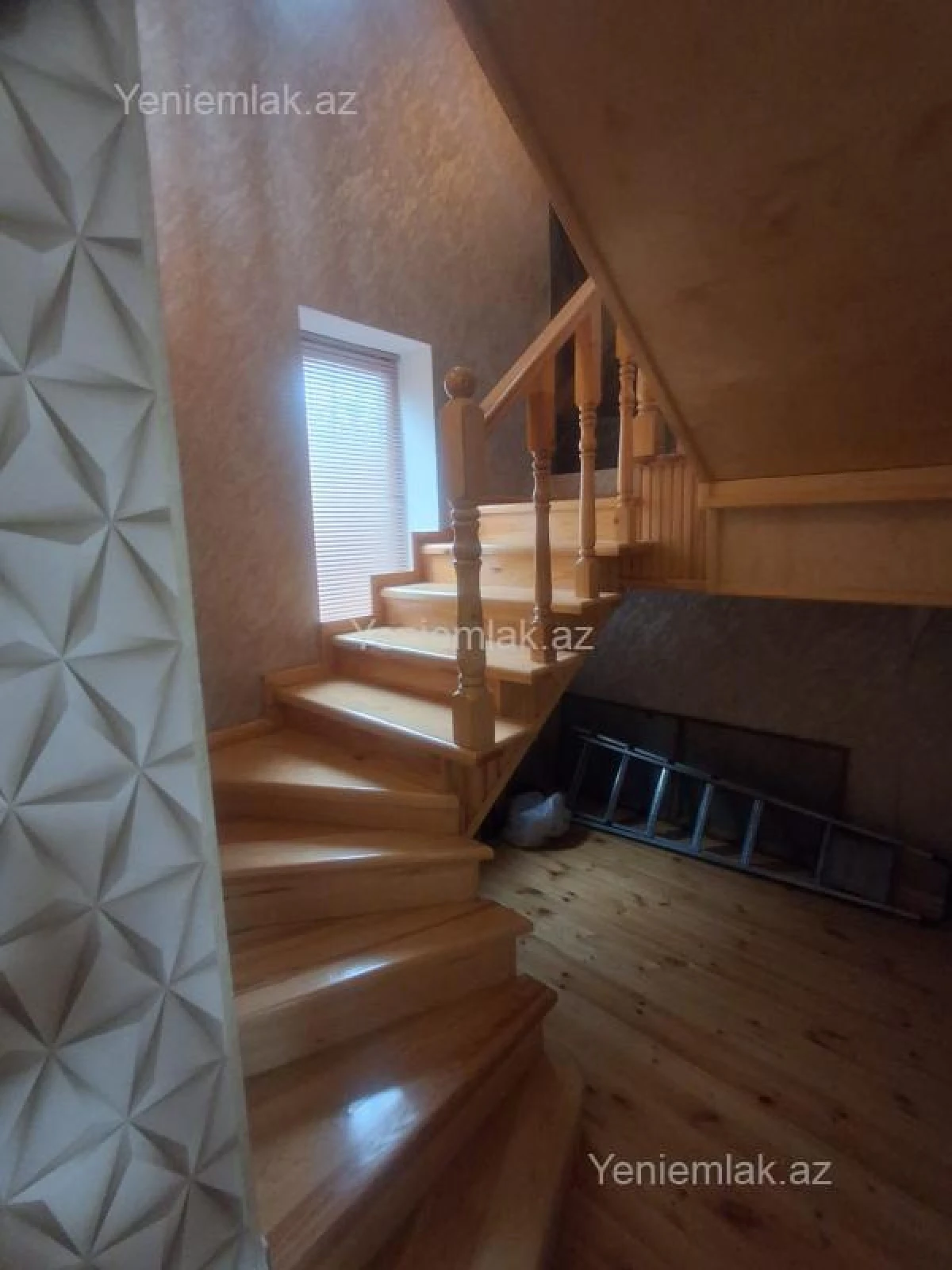 Satılır 4 otaqlı həyət evi 105 m²