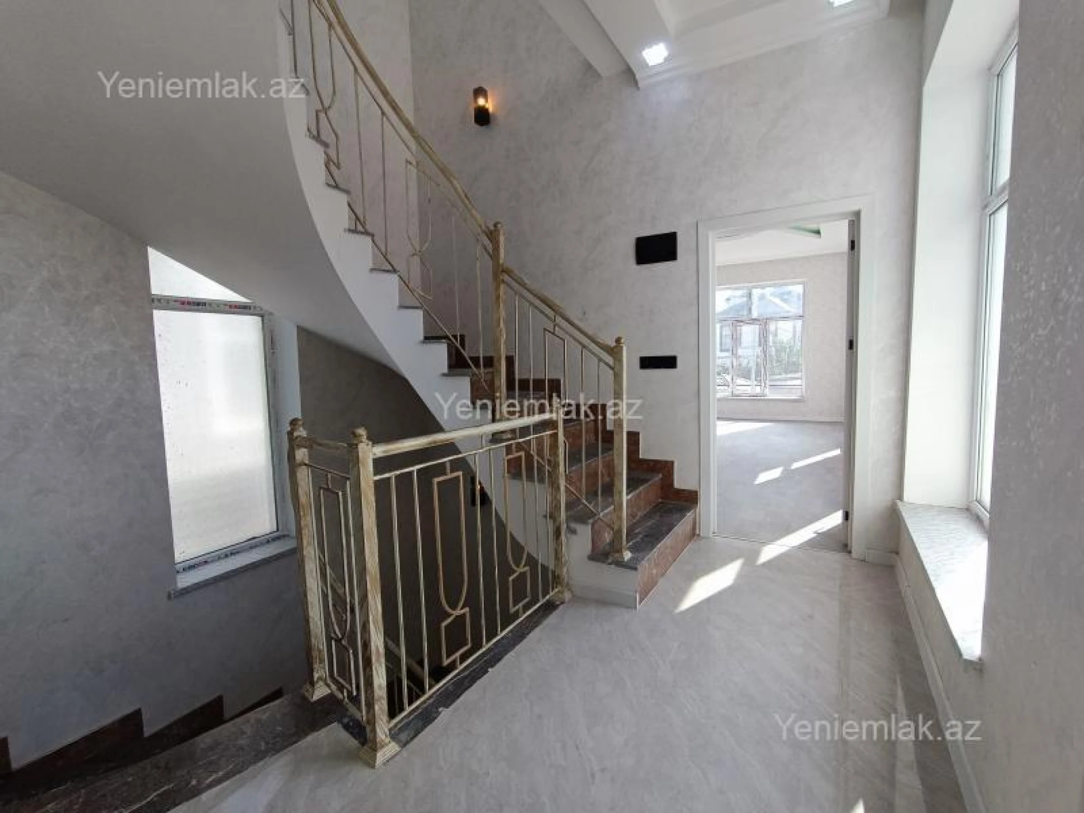Satılır 4 otaqlı həyət evi 210 m²