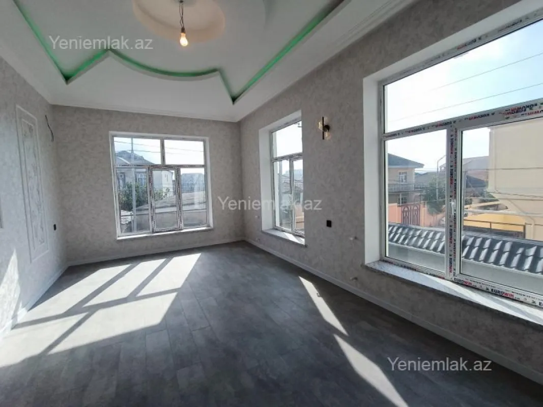 Satılır 4 otaqlı həyət evi 210 m²