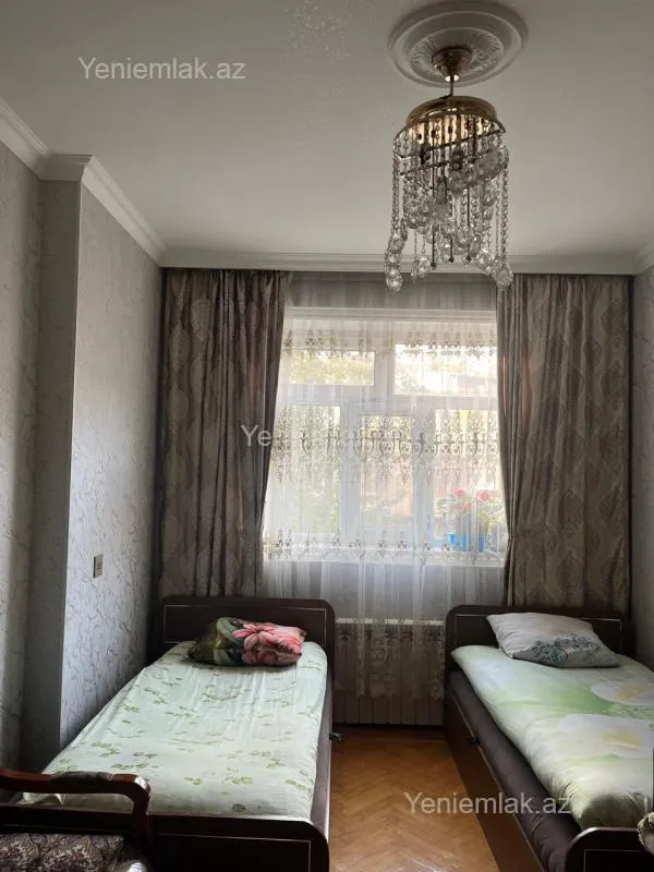 Satılır 3 otaqlı köhnə tikili 80 m²