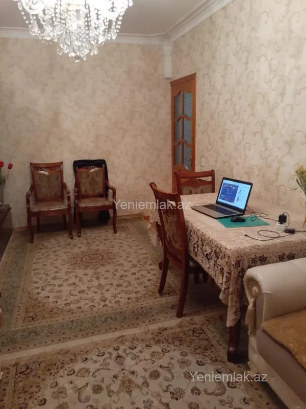 Satılır 3 otaqlı köhnə tikili 80 m²
