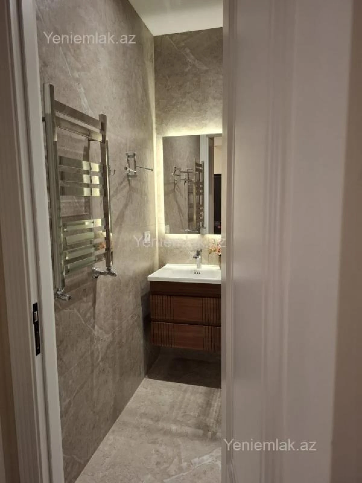 Satılır 2 otaqlı yeni tikili 65 m²