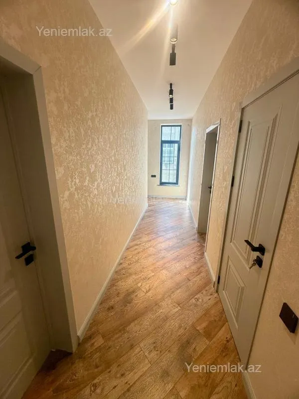 Satılır 5 otaqlı həyət evi 220 m²