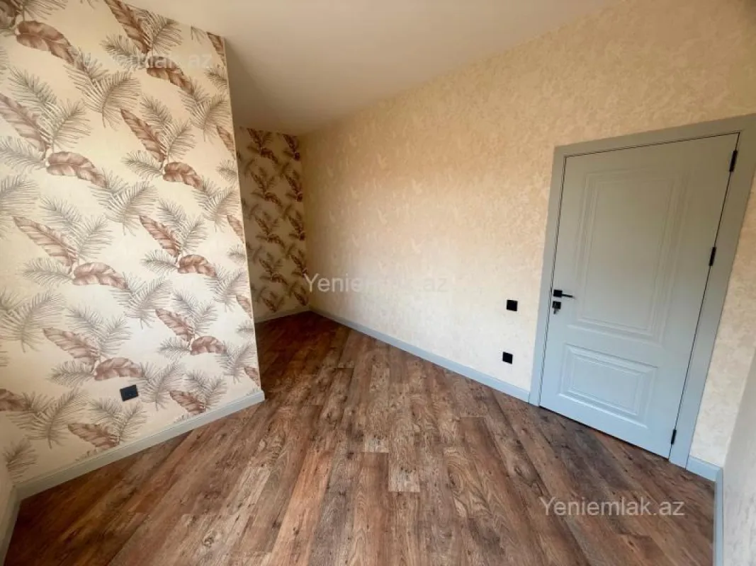 Satılır 5 otaqlı həyət evi 220 m²