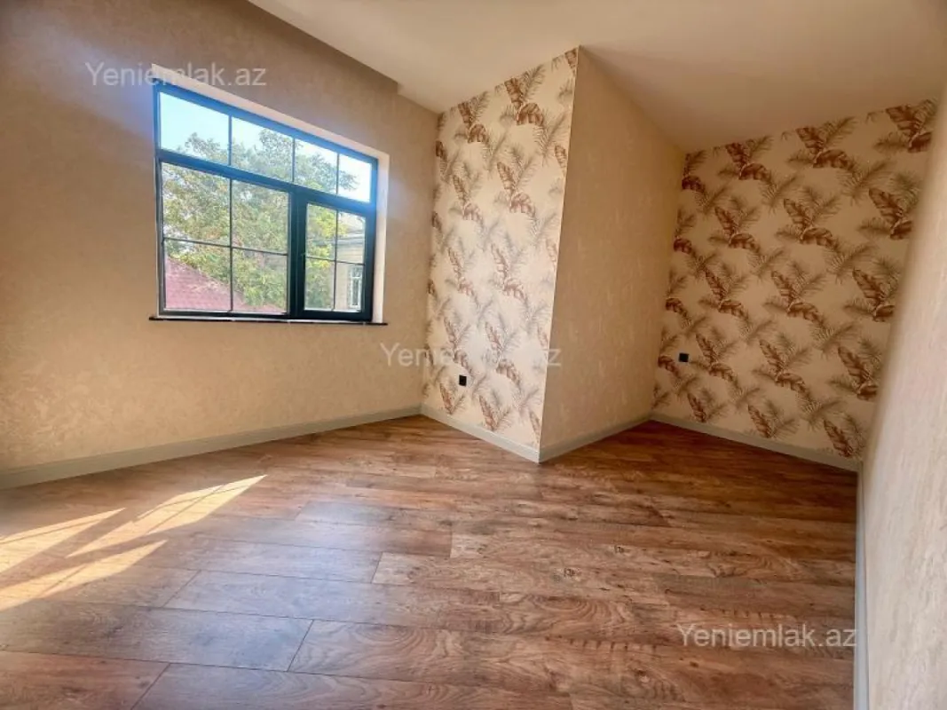 Satılır 5 otaqlı həyət evi 220 m²