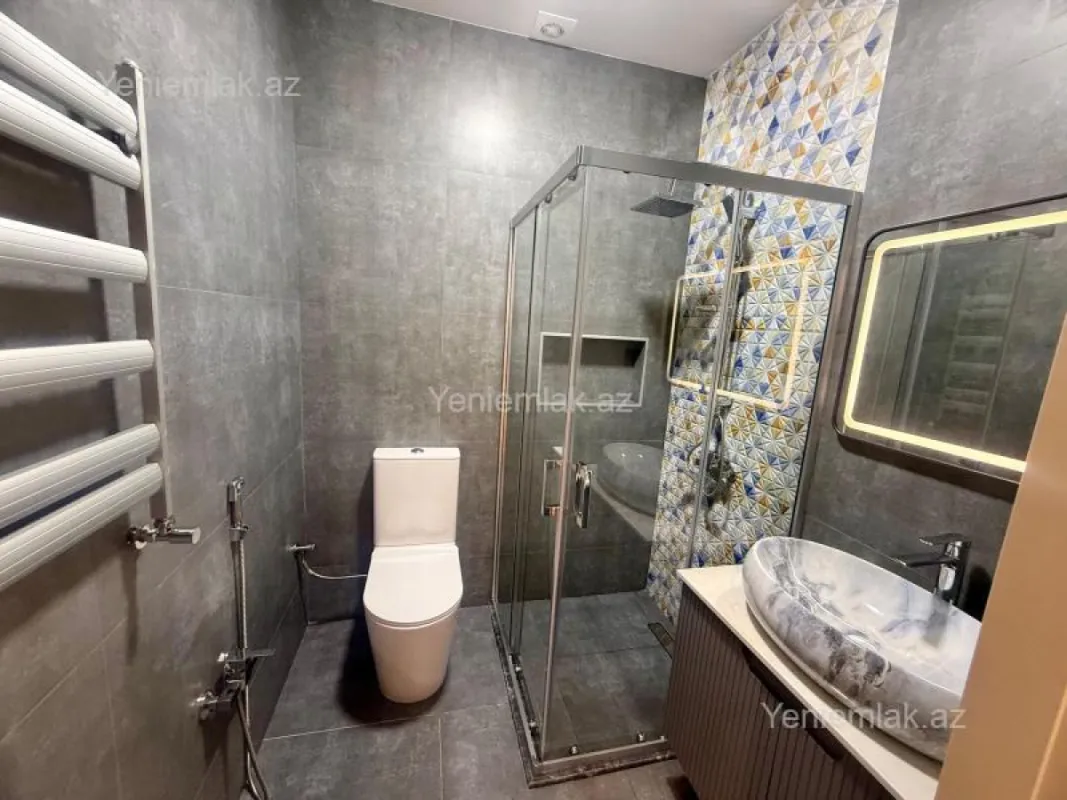 Satılır 5 otaqlı həyət evi 220 m²