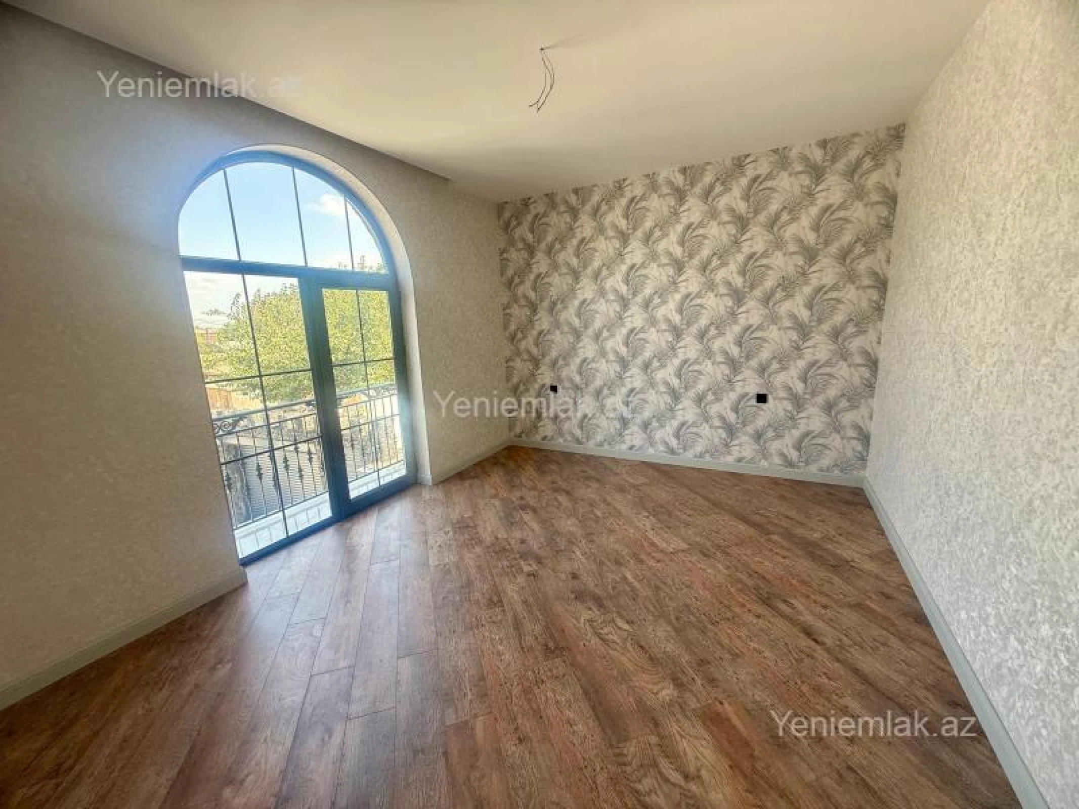 Satılır 5 otaqlı həyət evi 220 m²