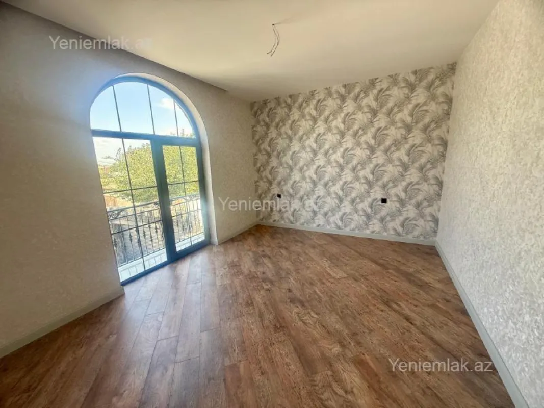 Satılır 5 otaqlı həyət evi 220 m²