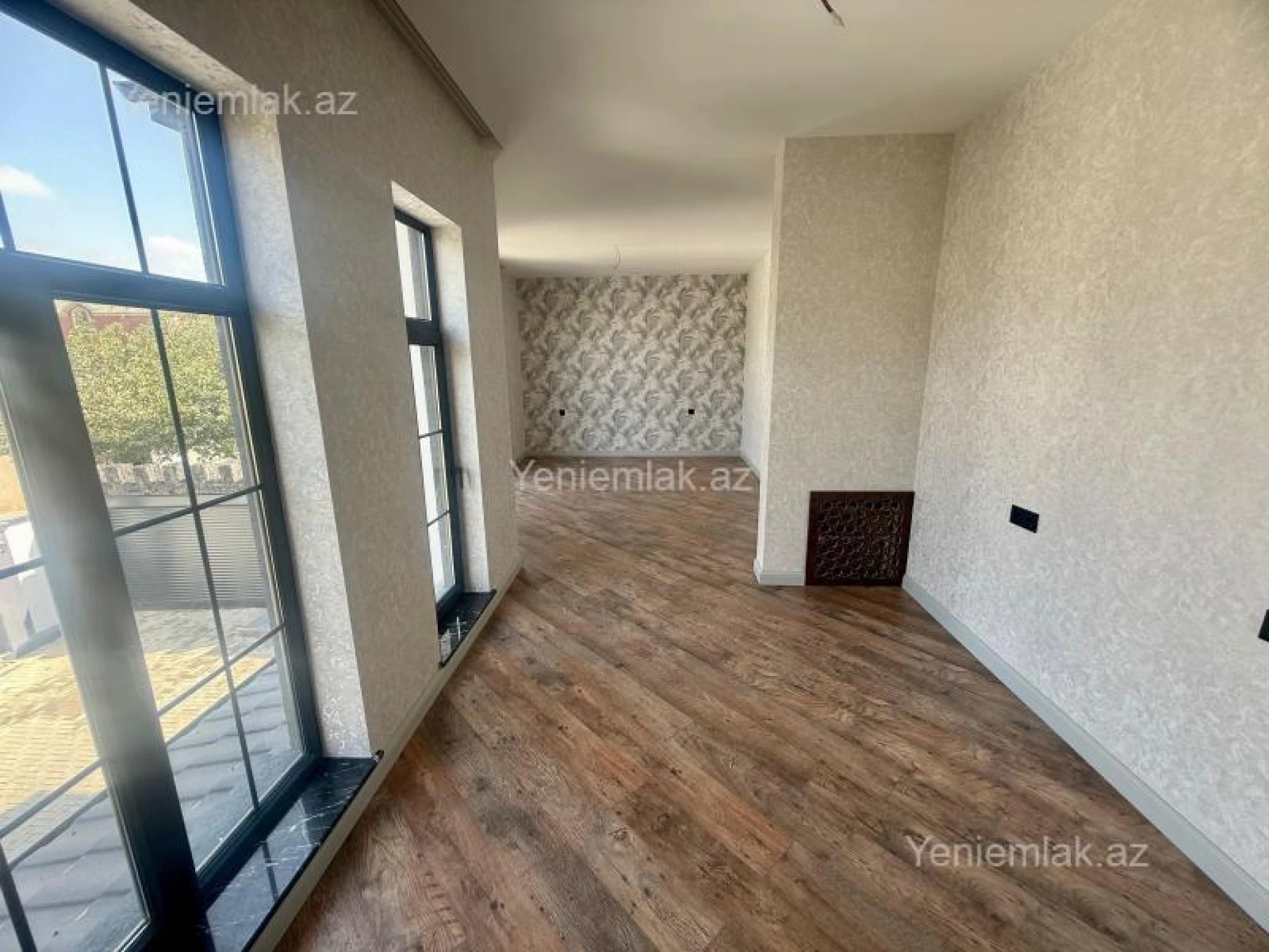 Satılır 5 otaqlı həyət evi 220 m²