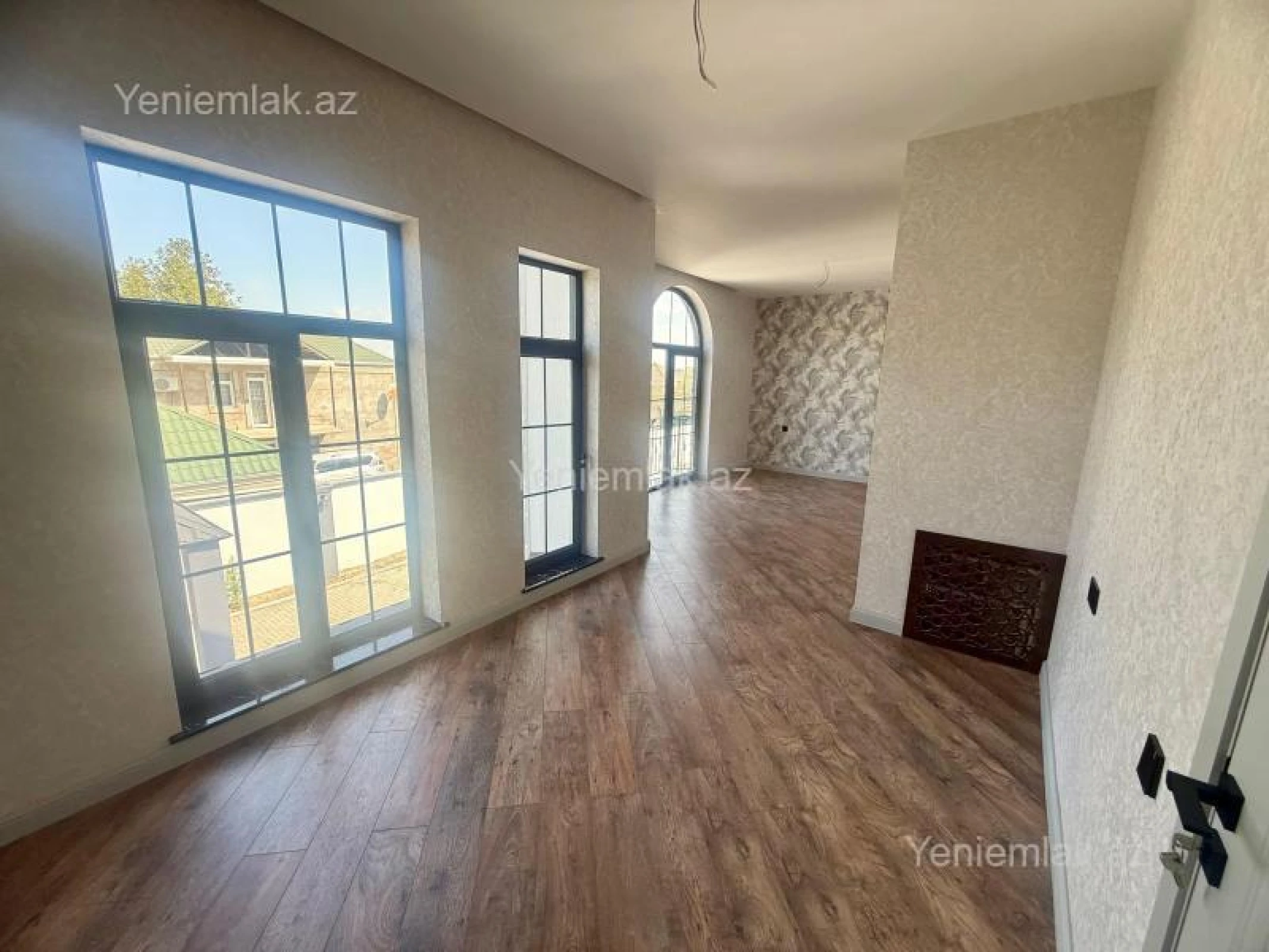 Satılır 5 otaqlı həyət evi 220 m²