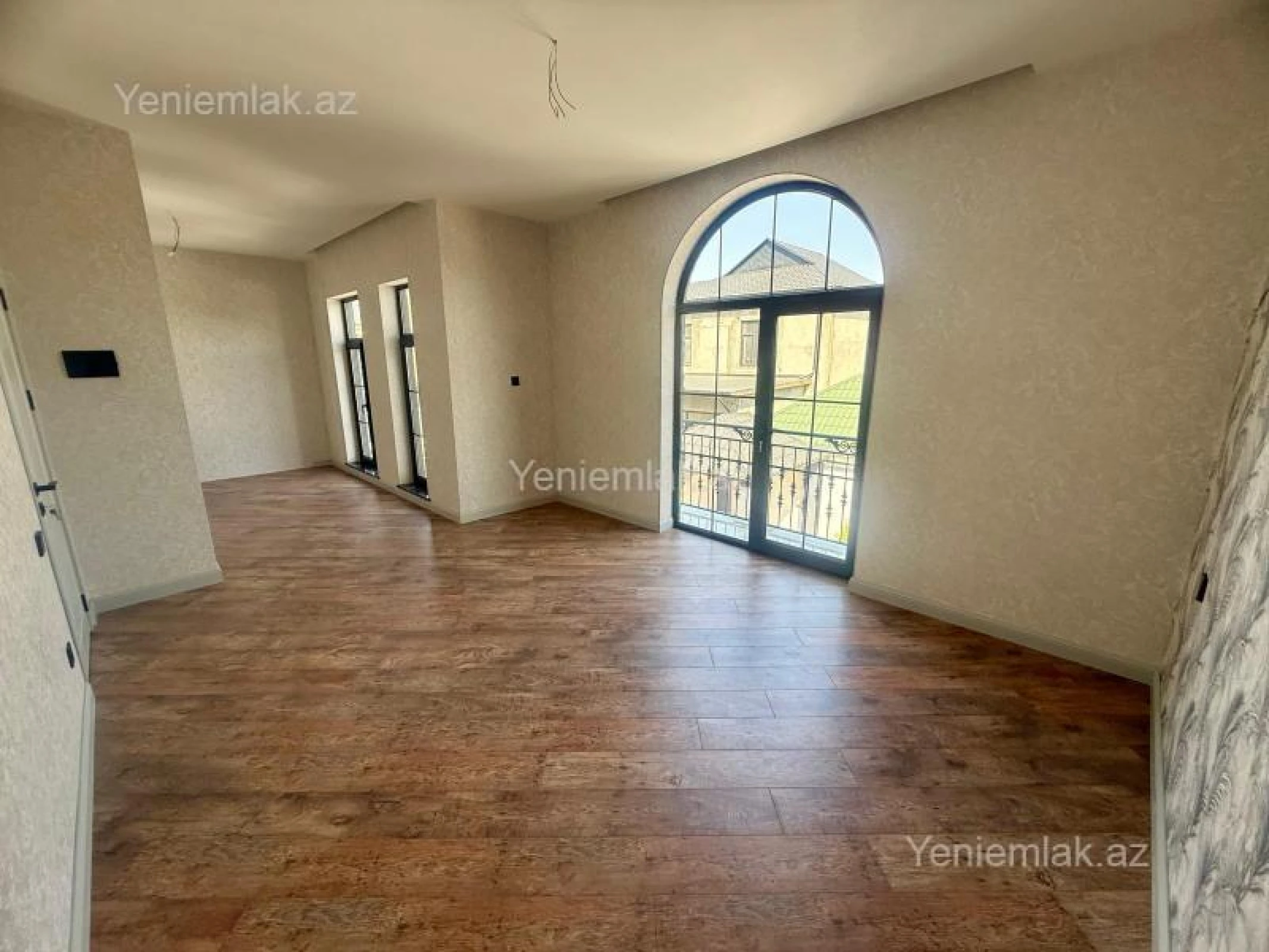 Satılır 5 otaqlı həyət evi 220 m²