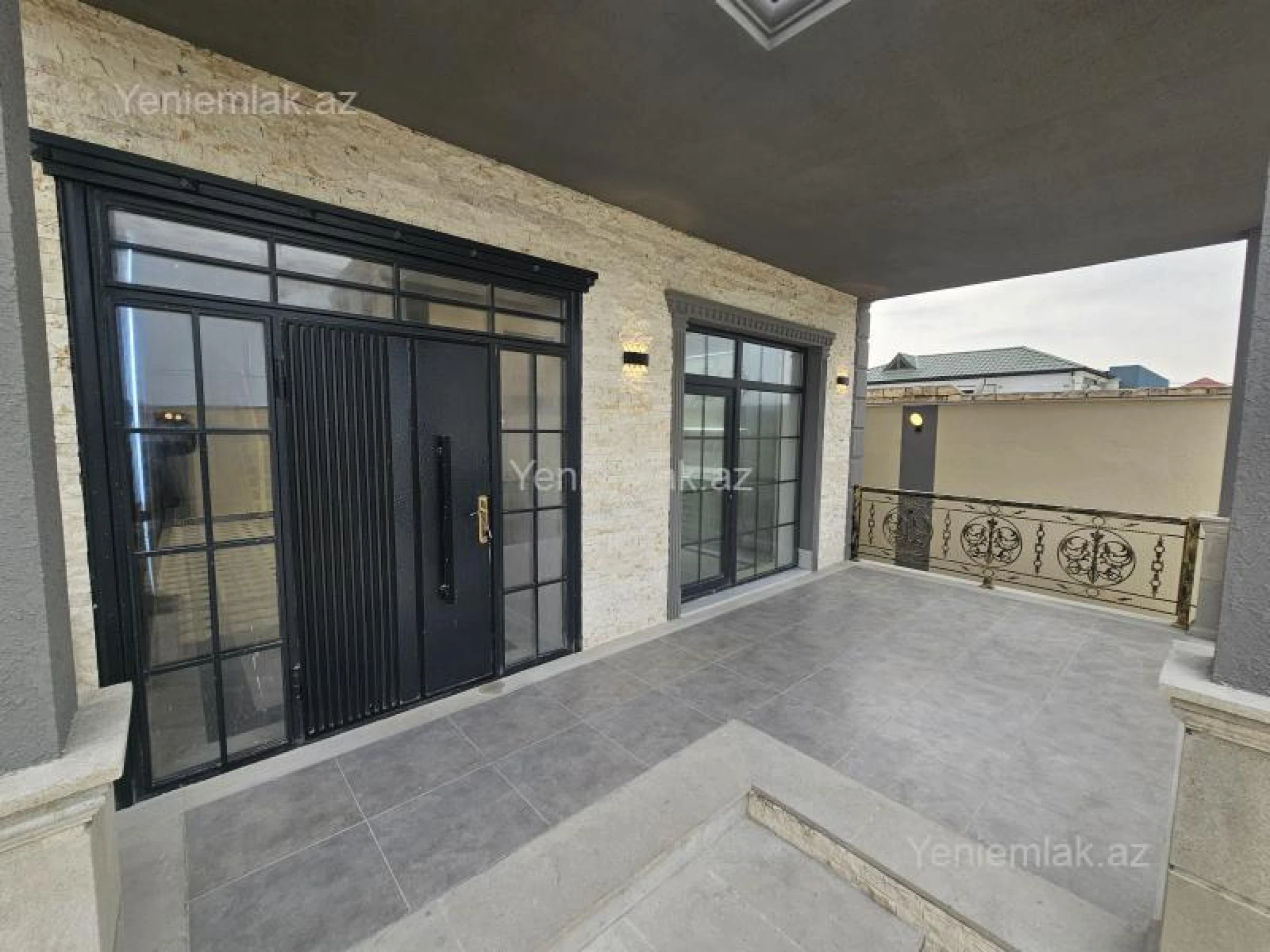 Satılır 5 otaqlı həyət evi 200 m²