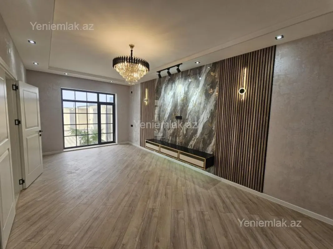 Satılır 5 otaqlı həyət evi 200 m²