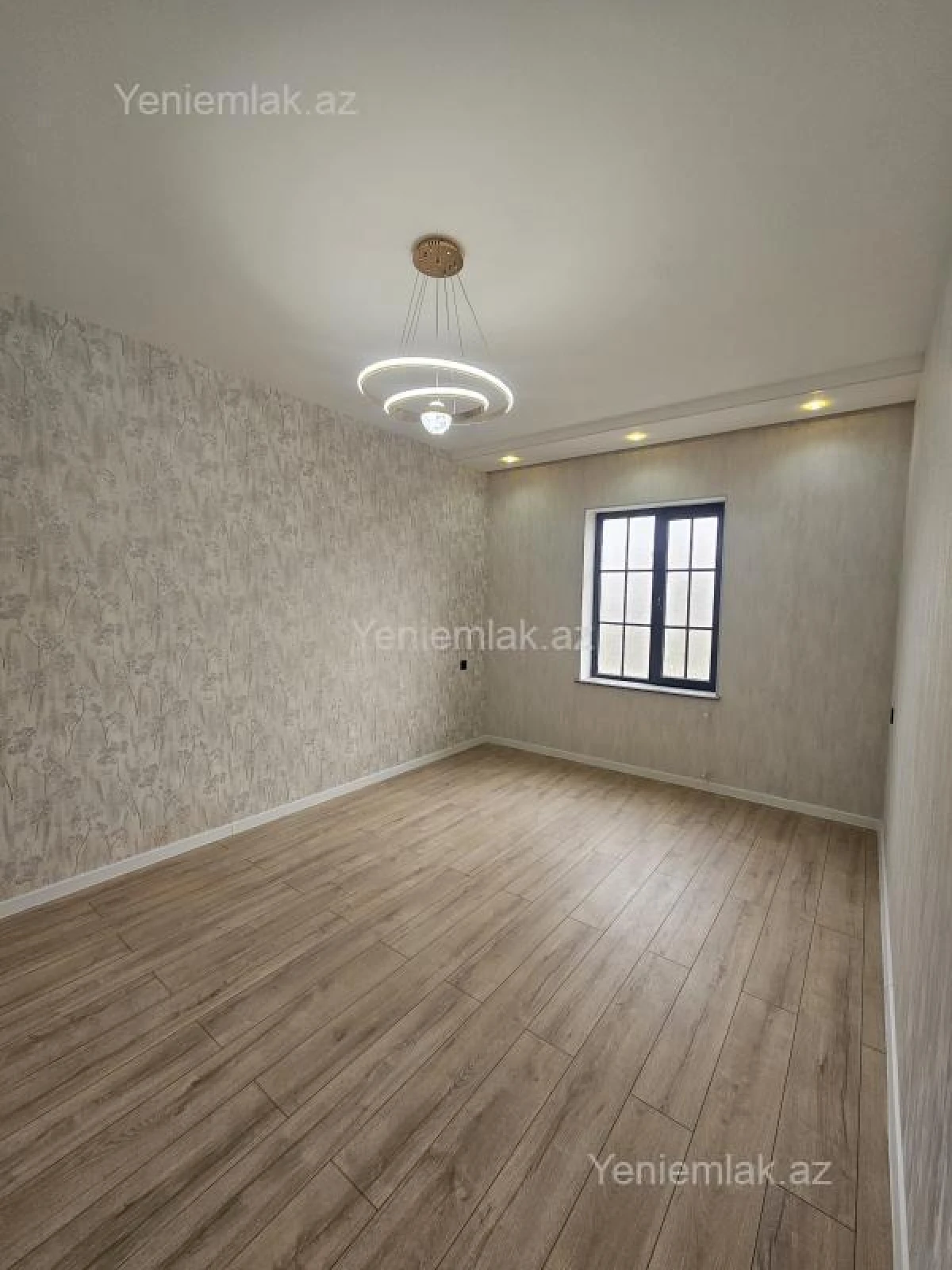 Satılır 5 otaqlı həyət evi 200 m²