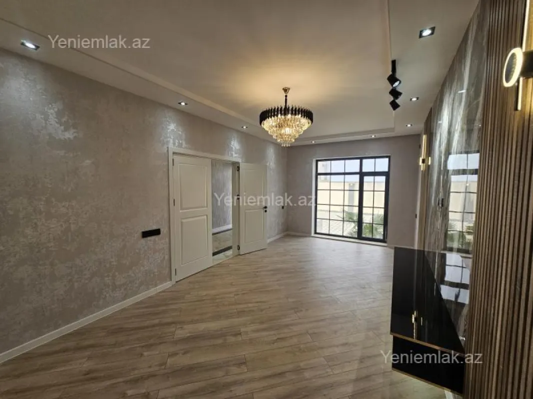 Satılır 5 otaqlı həyət evi 200 m²