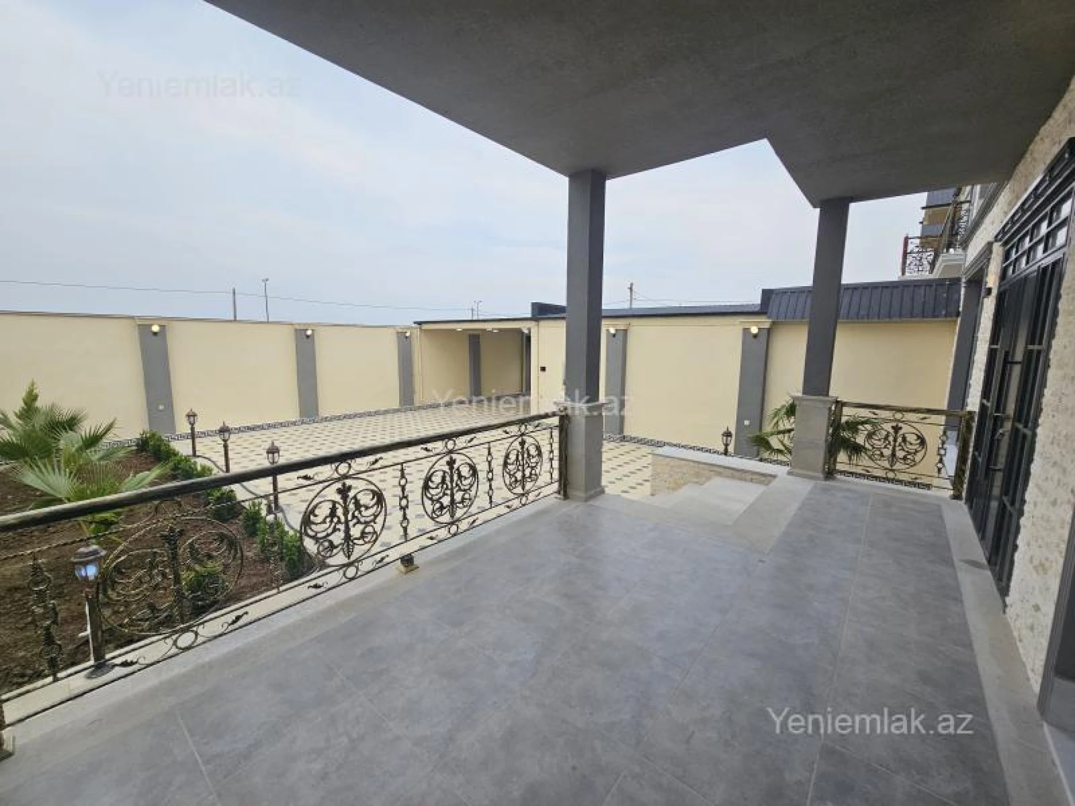 Satılır 5 otaqlı həyət evi 200 m²