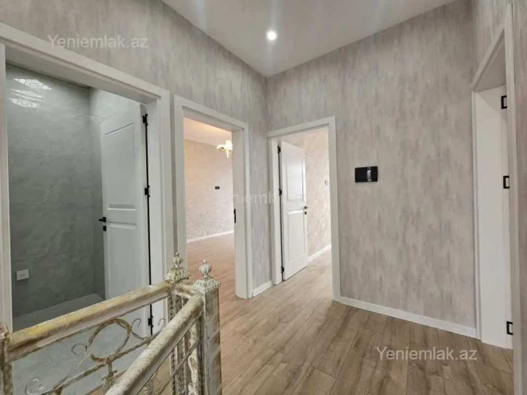 Satılır 5 otaqlı həyət evi 200 m²