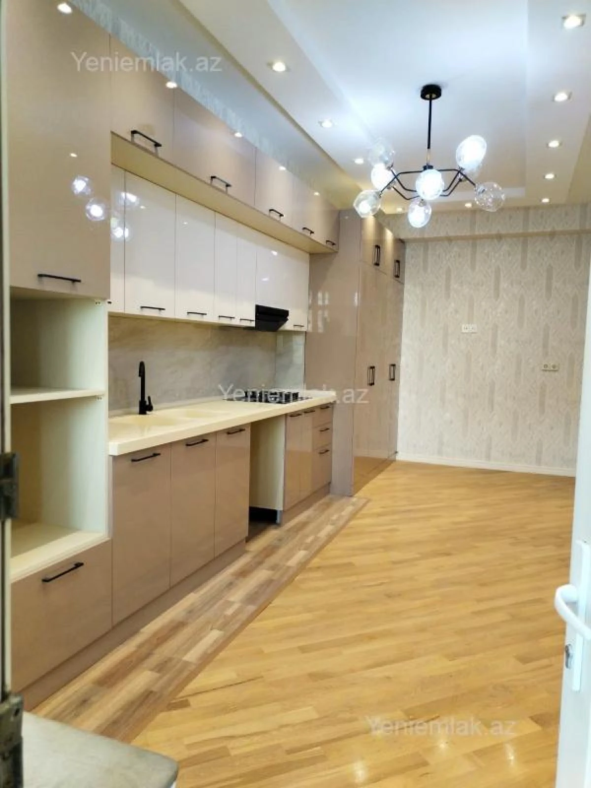 Satılır 4 otaqlı yeni tikili 170 m²