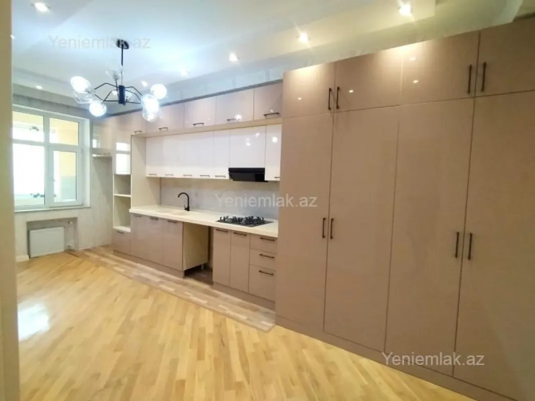Satılır 4 otaqlı yeni tikili 170 m²