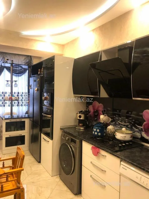 Satılır 5 otaqlı yeni tikili 155 m²