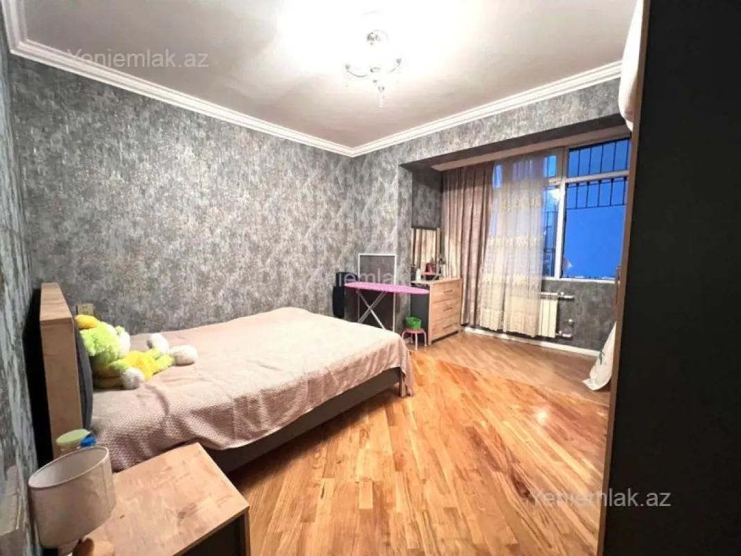 Satılır 3 otaqlı köhnə tikili 77 m²