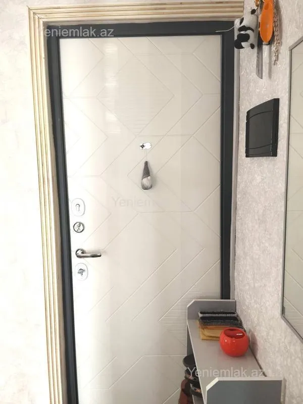 Satılır 3 otaqlı köhnə tikili 77 m²