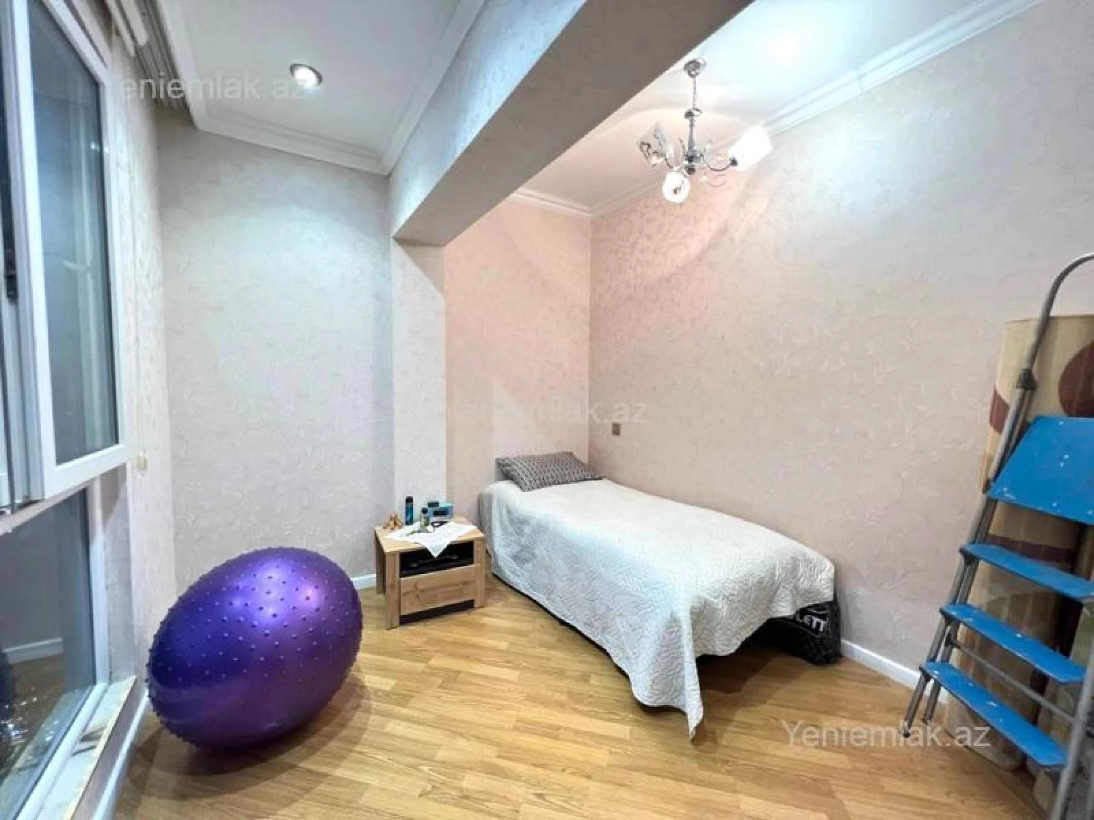 Satılır 3 otaqlı köhnə tikili 77 m²