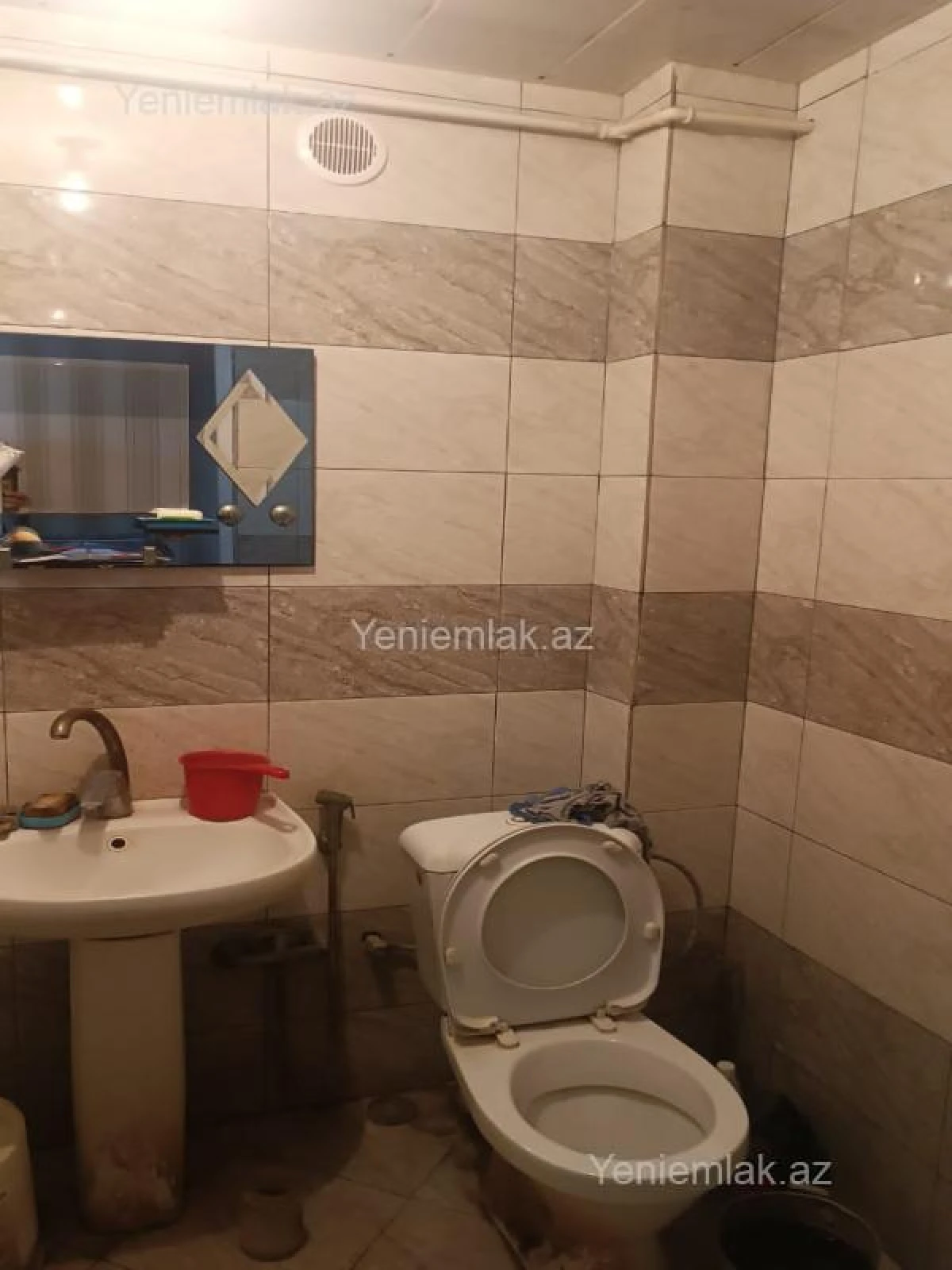 Satılır 2 otaqlı köhnə tikili 44 m²