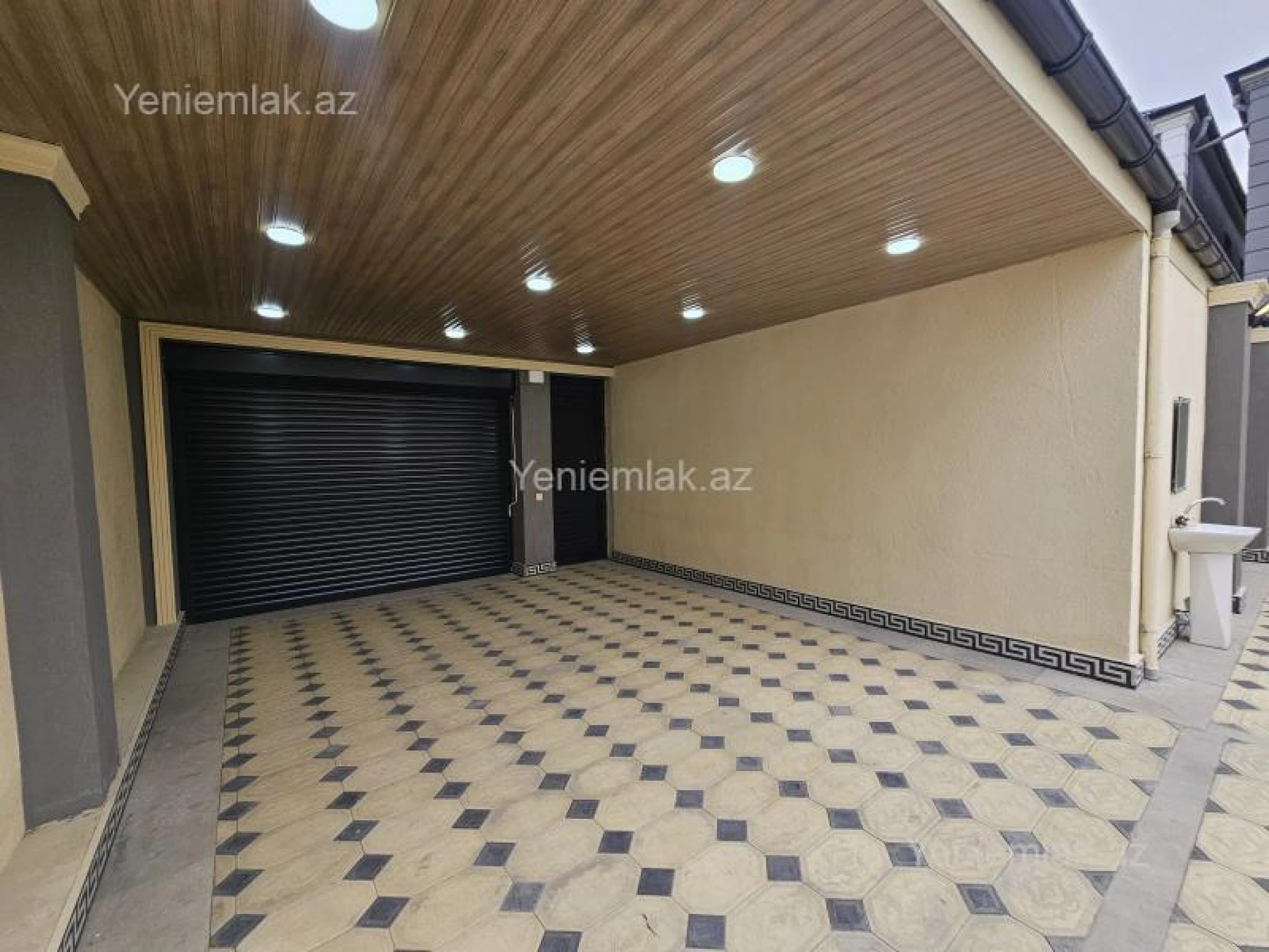 Satılır 5 otaqlı həyət evi 200 m²