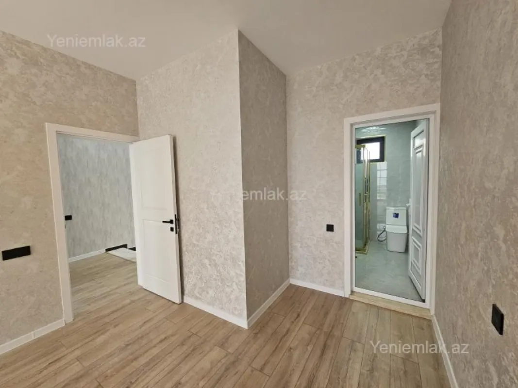 Satılır 5 otaqlı həyət evi 200 m²