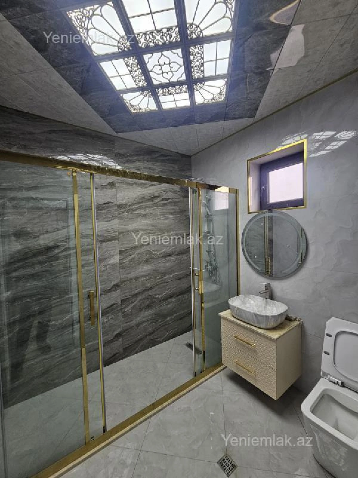 Satılır 5 otaqlı həyət evi 200 m²