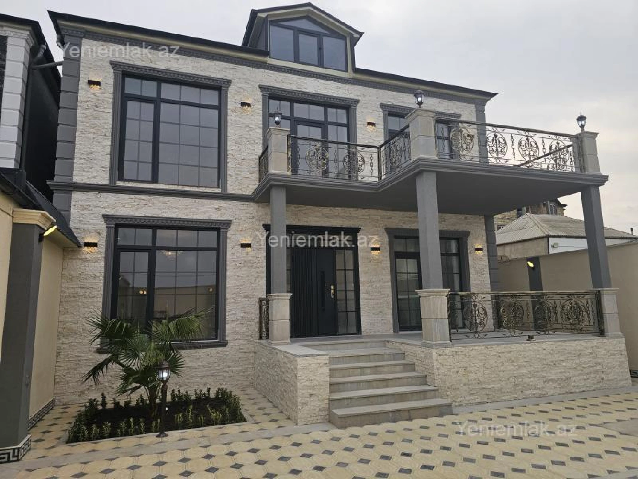 Satılır 5 otaqlı həyət evi 200 m²