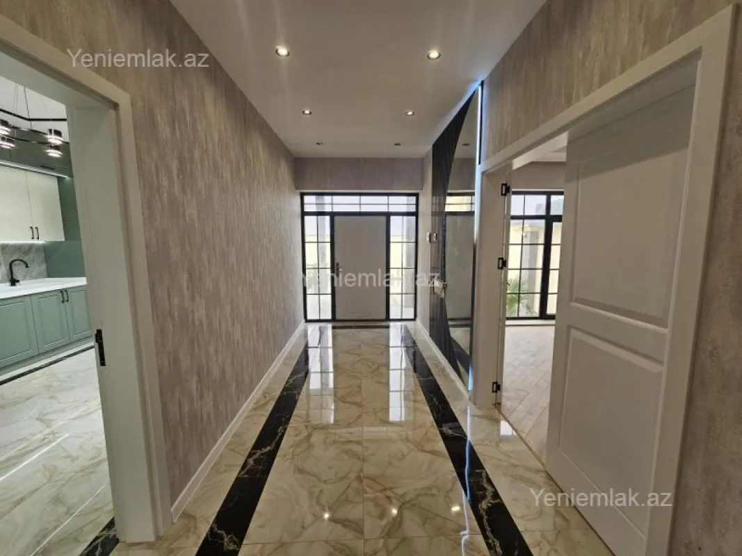 Satılır 5 otaqlı həyət evi 200 m²