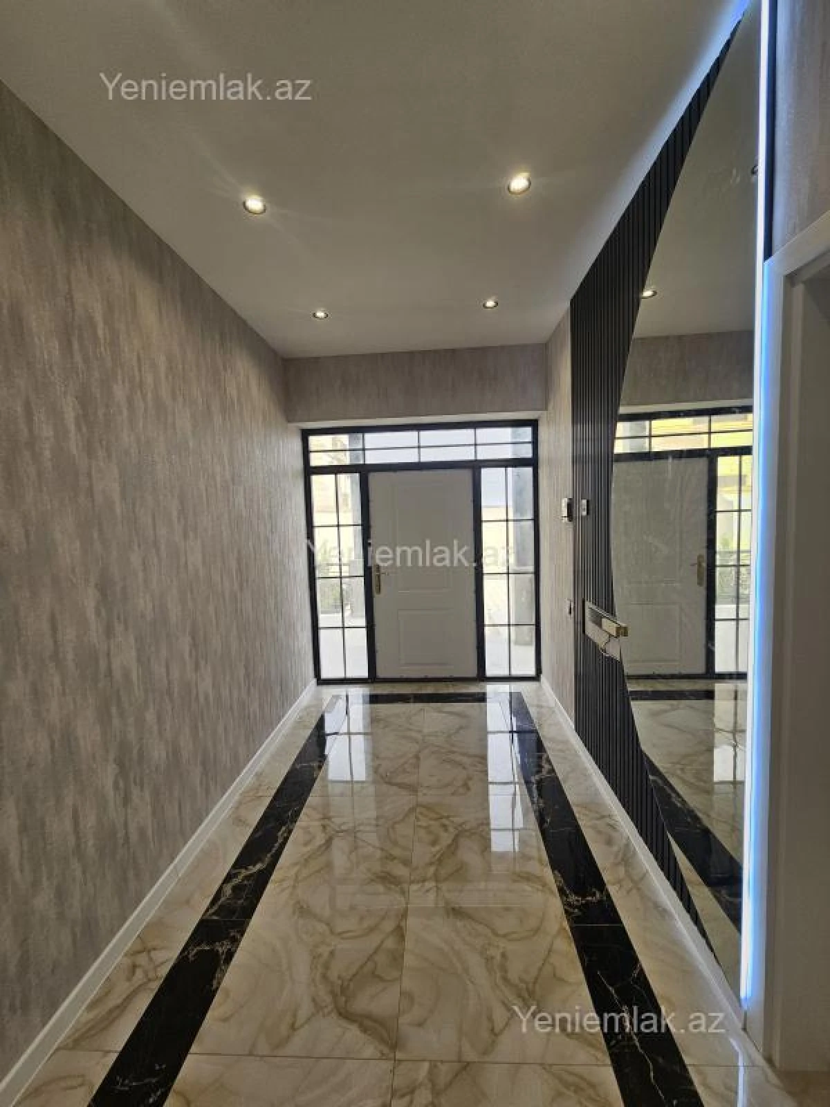Satılır 5 otaqlı həyət evi 200 m²