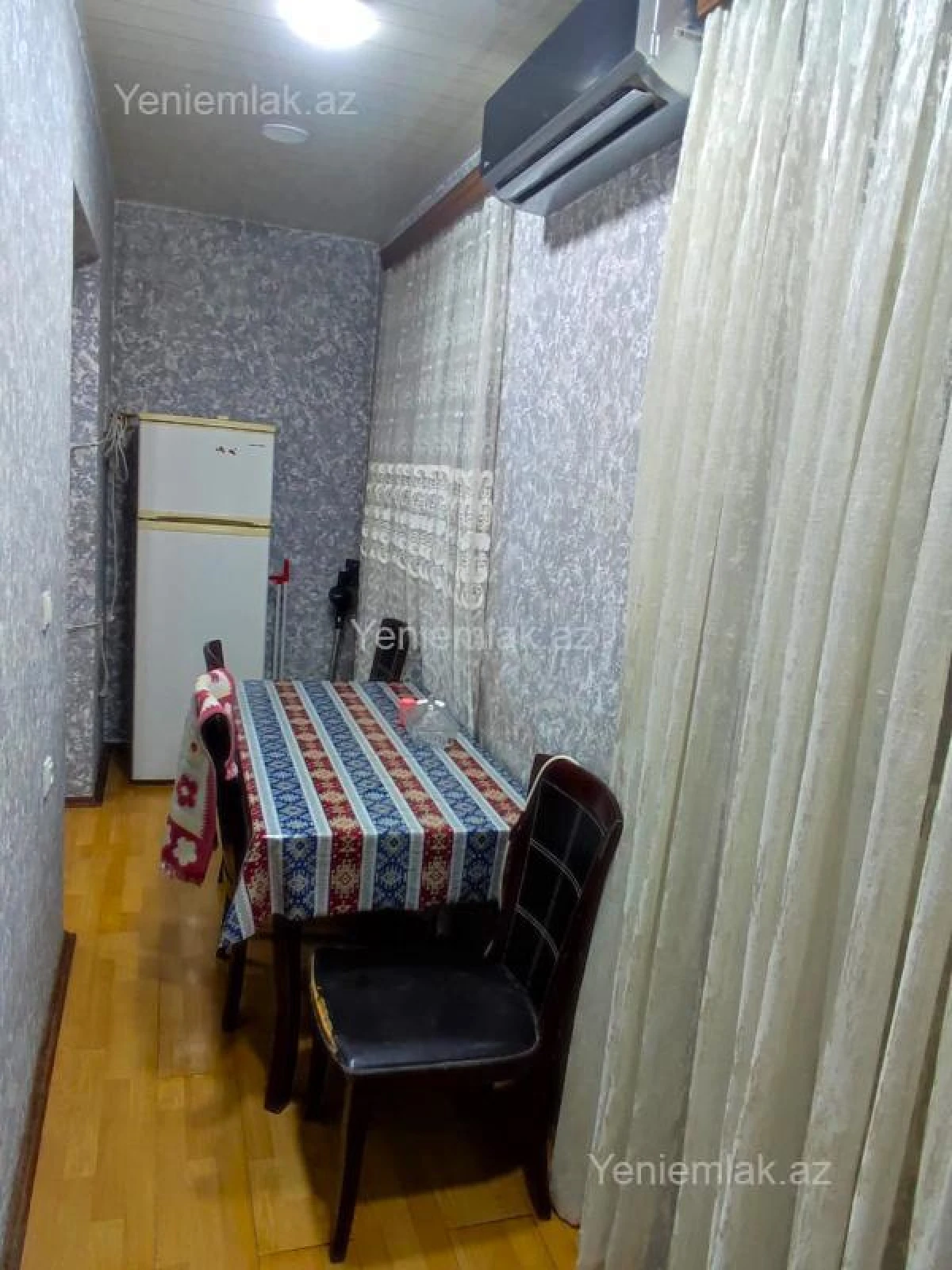 Satılır 2 otaqlı köhnə tikili 70 m²