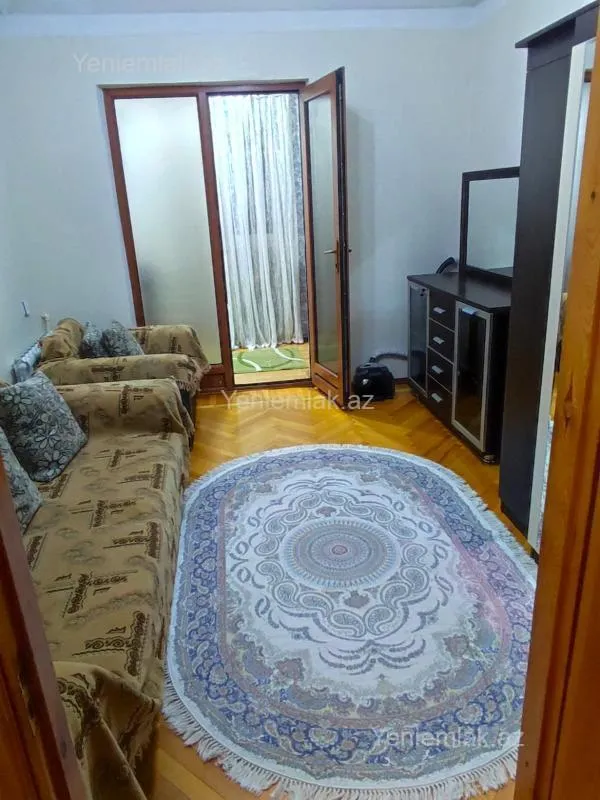 Satılır 2 otaqlı köhnə tikili 70 m²