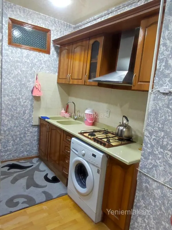 Satılır 2 otaqlı köhnə tikili 70 m²